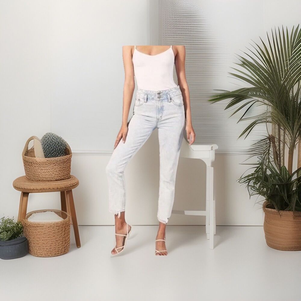 Abercrombie & Fitch Women's High Rise Mom Jean Distressed SZ 27 NWT